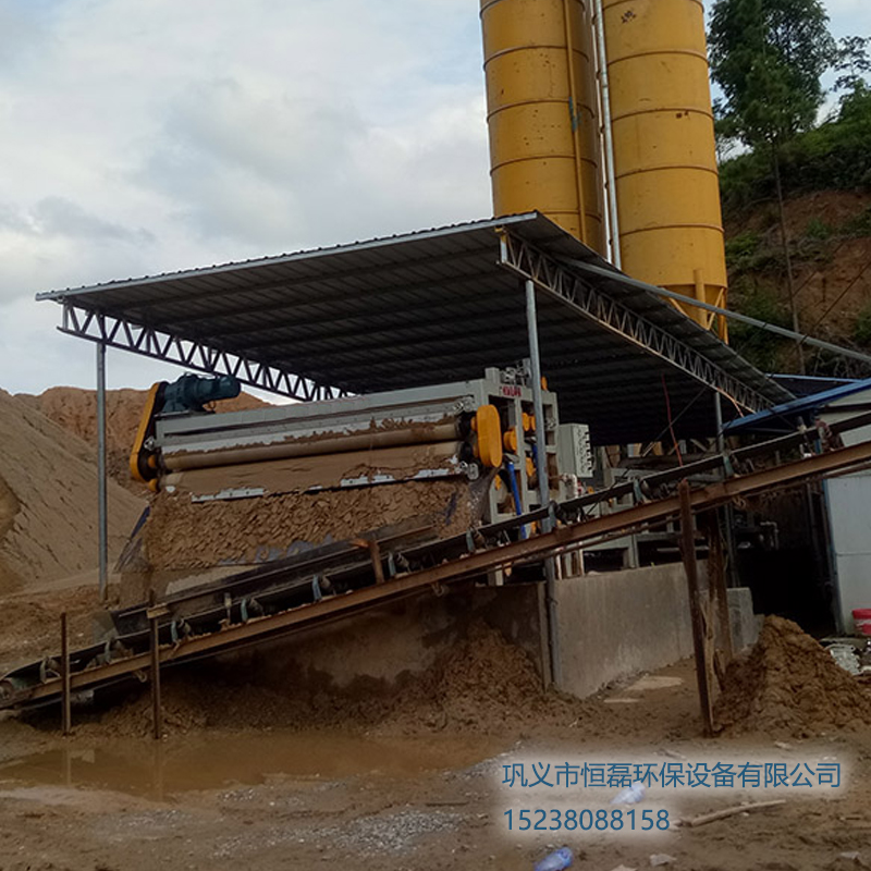 河南省浙江李總洗沙場(chǎng)2000型帶式壓濾機(jī)工作現(xiàn)場(chǎng)